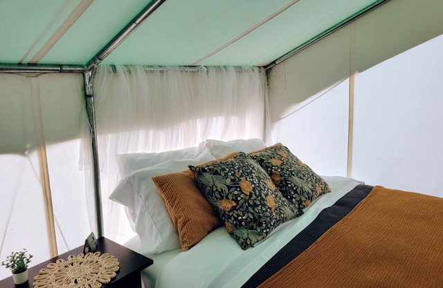 Luxury Camp w/TV, Wi-Fi & Bunkbeds!