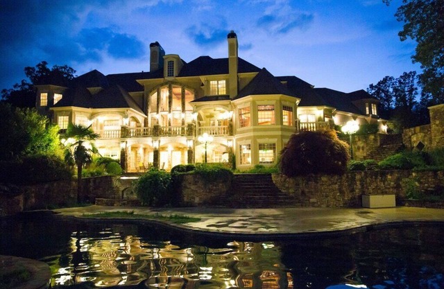 Luxury Chateau With Soaring Views Over Lake Lanier