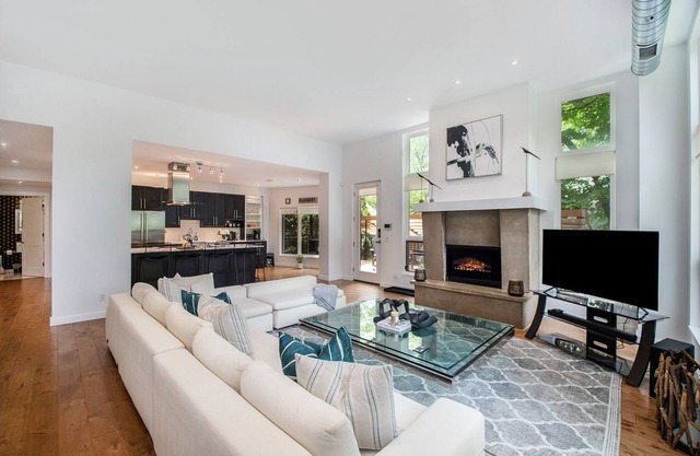 Luxury Condo at Vineyard Lofts Plan for Summer Now!