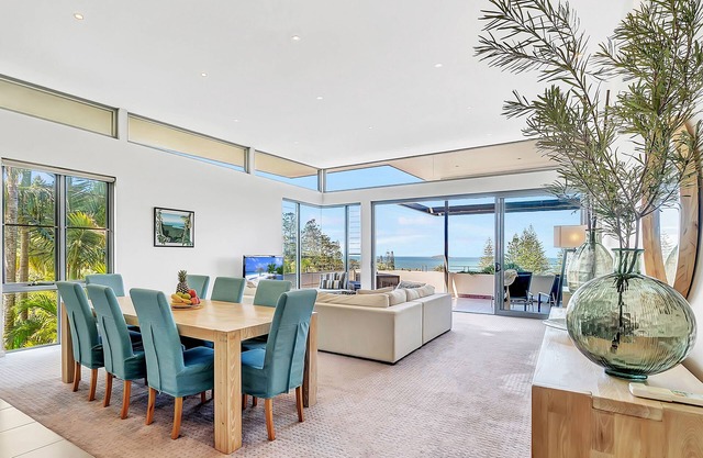 Luxury condo, ocean views, sea breeze, pool, tennis court, minutes to cafes