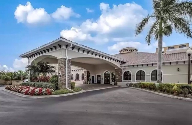 Luxury condo on Heritage Bay