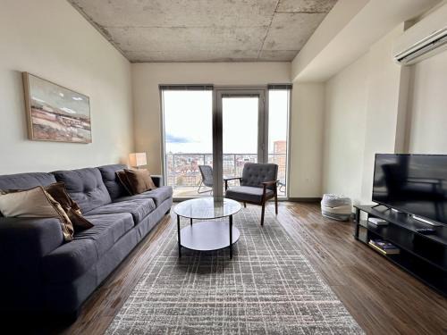 Luxury East Side Studio Apt Near Brady St with Balcony
