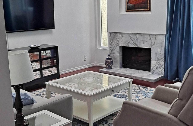 Luxury, family friendly townhouse, great neighborhood, perfect place to relax