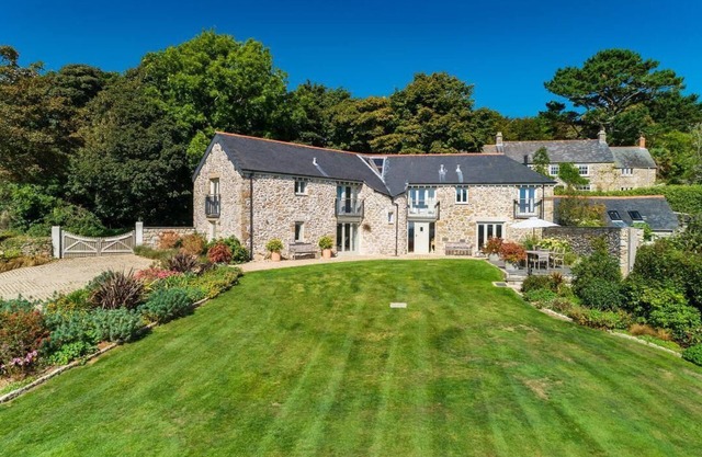 Luxury Family Getaway With Breathtaking Views
