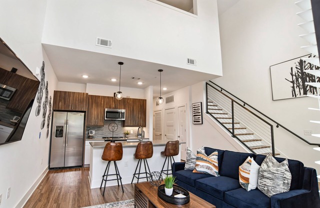 Luxury-Furnished Loft | WALK EVERYWHERE | 2BD/2BA | Sleeps 5