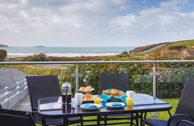 luxury holiday home with hot tub and stunning sea views