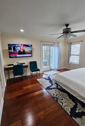 Luxury Hotel-Style Room in Queens, New York