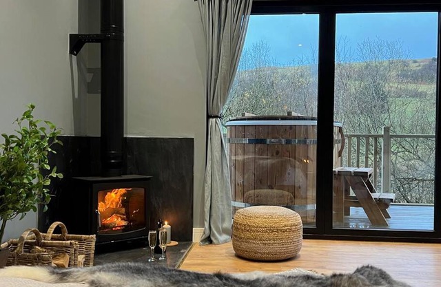 Luxury Lodge In The Treetops