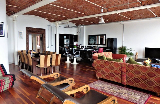 Luxury loft apartment by the River Clyde