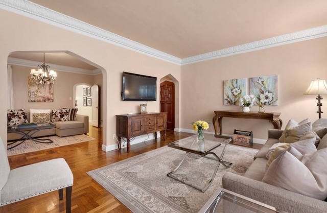 Luxury lower flat Marina private condo, 1 block from Bay