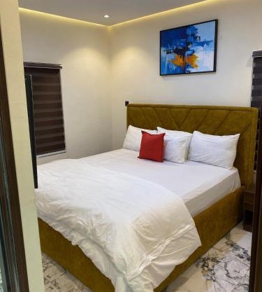 Luxury & Modern Self Check-In Apts near Airport M02b