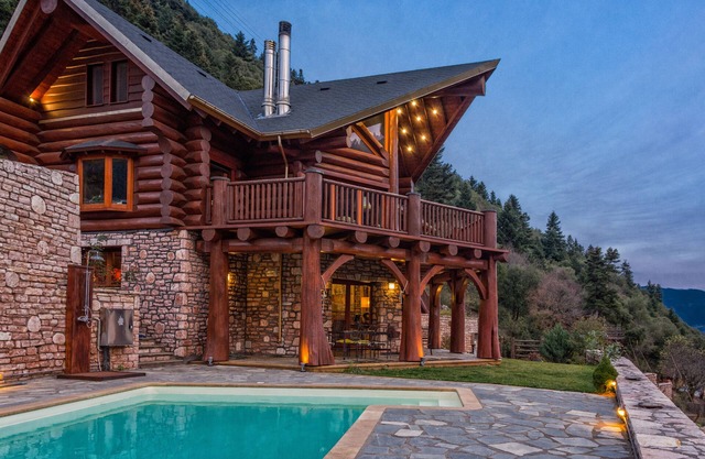 Luxury mountain Chalet, with private sauna and outdoor pool