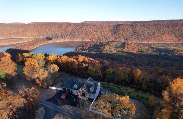 Luxury Mountain Lake Home! Mt.topView!Hot Tub,FirePit,Putting Green,Pickleball