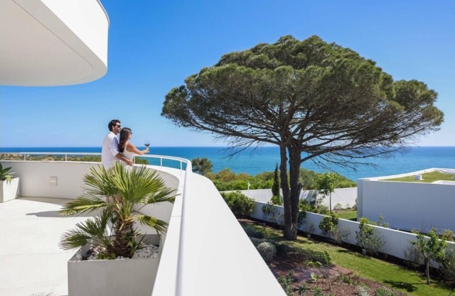 Luxury Oceanside Villa With Comfort And Style