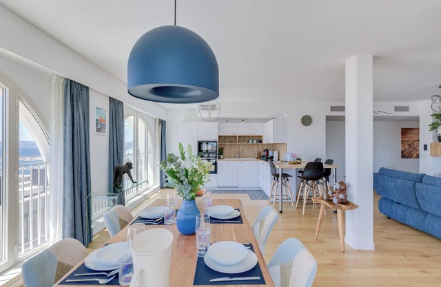 Luxury, sea view and parking