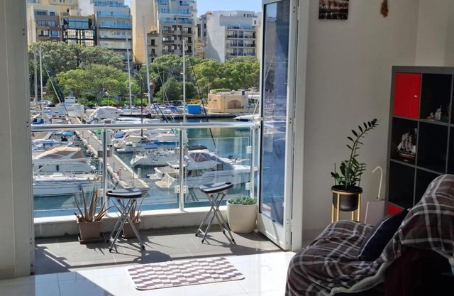 Luxury Seafront Apartment 3BR Ta Xbiex