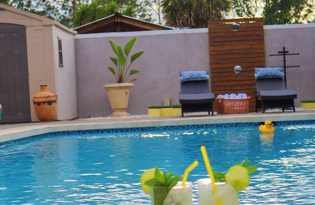 Luxury Spacious 4-bedroom pool/hot tub house with WiFi, AC in welcoming Orlando
