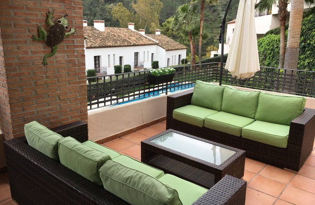 Luxury two-bed apartment right in Benahavis village