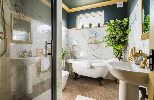 Luxury Versace 2 Bed, Hot Tub, Pool Table, Sky Tv