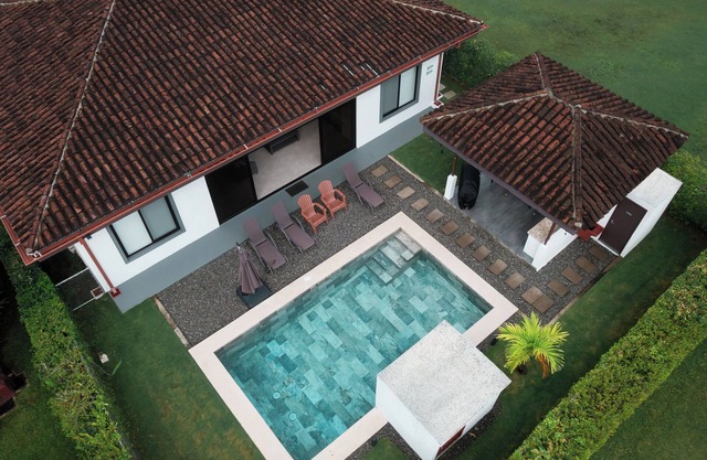 Luxury Villa, Private Pool, Few Steps to the Beach