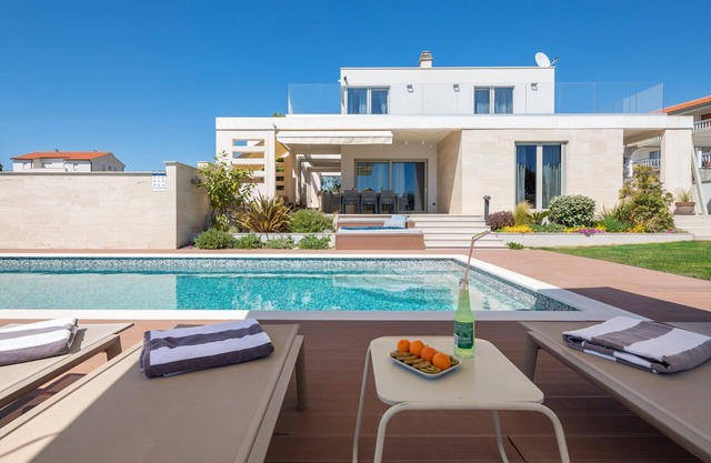 Luxury Villa Cinderella with Swimming Pool