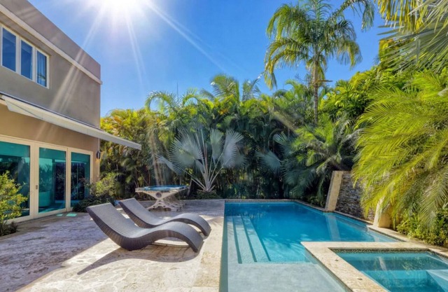 Luxury villa in St Martin with pool 12 Guests Wifi