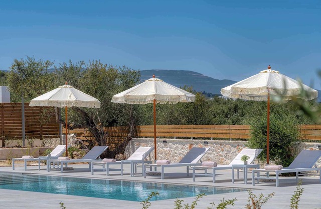 Luxury villa located in a quiet place just 5min away from the Beach & Center n