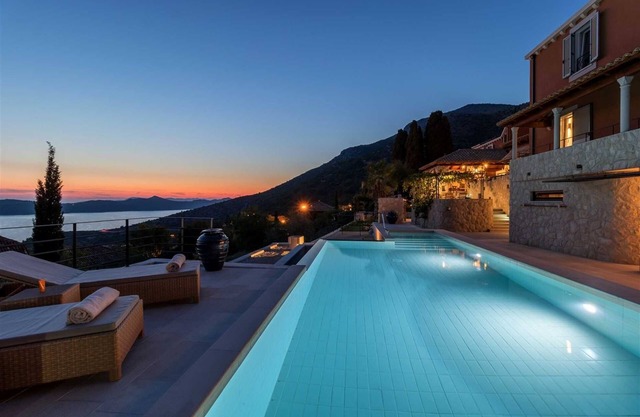Luxury Villa New World with Pool