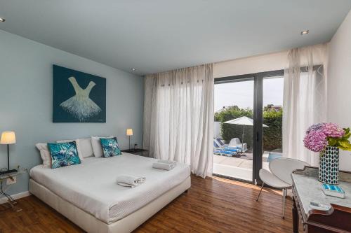 Luxury Villa- Pool, garden, 3BR, total privacy