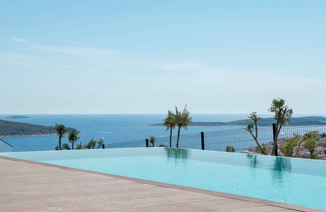 Luxury Villa Voyage with Pool I
