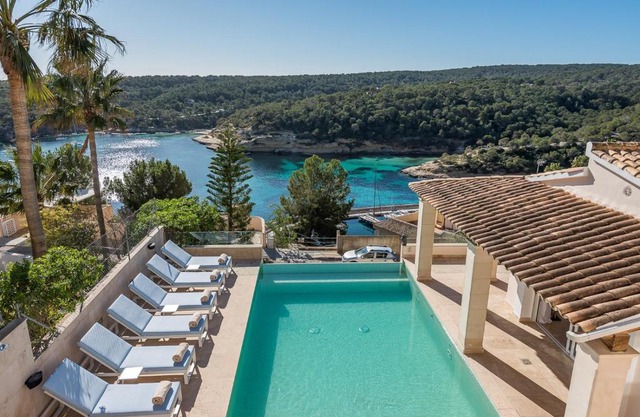 Luxury Villa with panoramic sea views