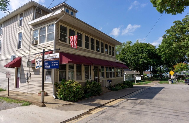 Lvi - Suite 1 in Lakeside