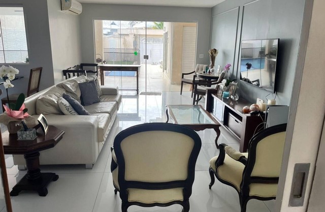 Mansão Luxuosa 5 Suítes, Riviera del Sol com Empregada Domestica Inclusa