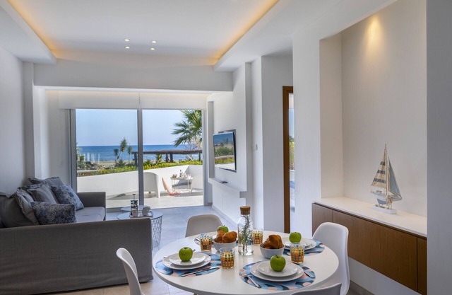 Mackenzie Castella Beachfront Suite