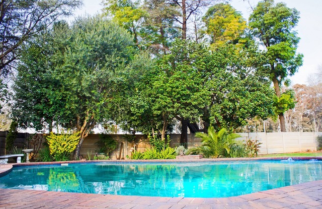 Madison House - A spacious 4 bedroom house with pool and braai area.
