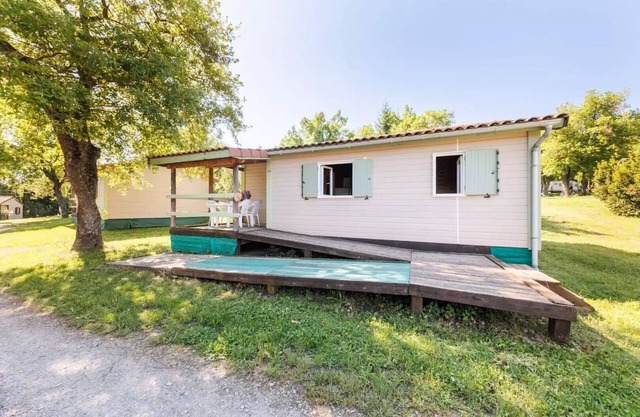 Maeva Respire campsite in La Croze * - Chalet PMR Edelweiss 3 Rooms 5 People + TV
