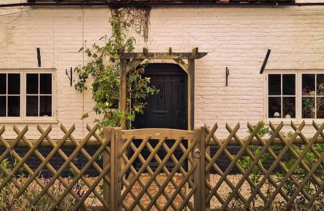 Magical & Unique Grade 2 listed Cottage