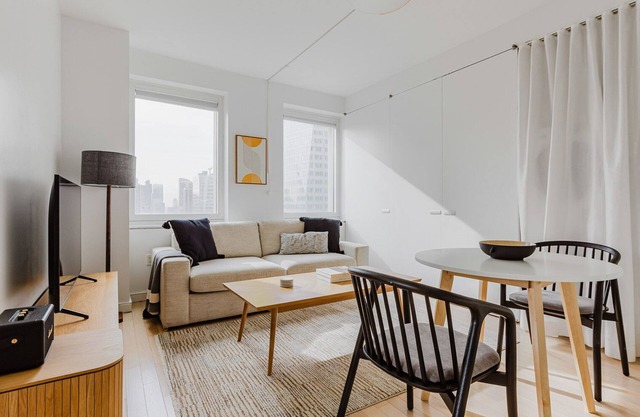 Magnificent Midtown 1BR w/Gym, Rooftop, A/C & W/D, by Blueground