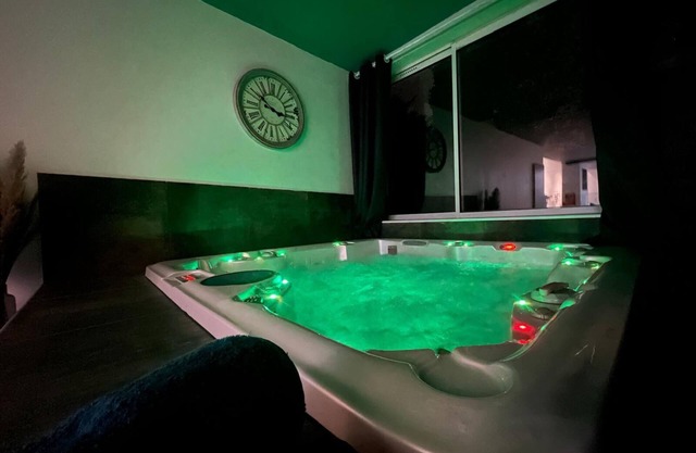 Magnificent spa loft 10 minutes from Lille