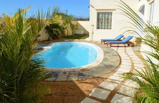 Magnificent villa in a tropical garden with swimming pool, 200m from the beach.