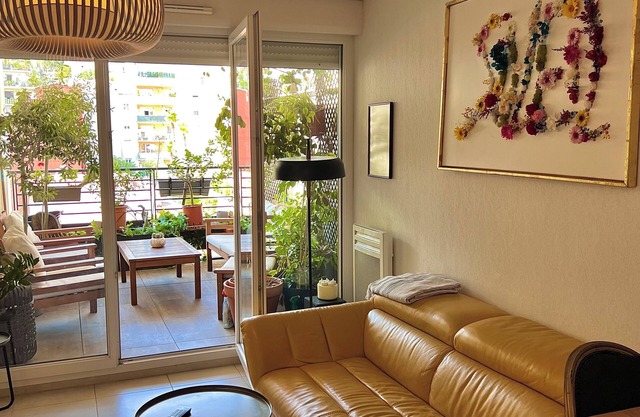 Magnifique Design T2, Confortable, Parking Gratuit