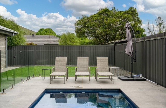 Magnolia on Monash - This unique modern home offers the perfect space for your holiday experience. Fit for families or groups of friends wanting to bask in all that the property and our region has to offer.