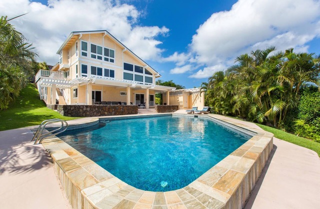 Mahina Kai: Large Tropical Modern Home w/Pool, Ocean/Koko Head Views, & A/C