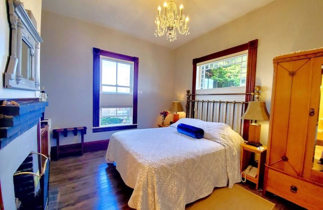 Main Floor - Historic House - Double Shower - Fireplace