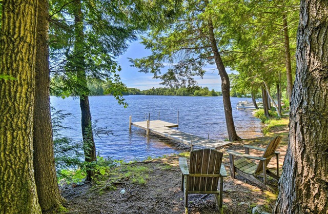 Maine Fall Foliage: Lakefront Home in Limerick!