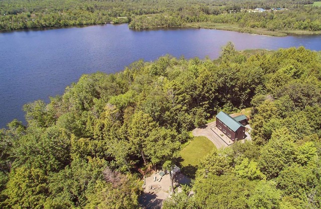 Maine Lakefront 9 Acre Island Getaway -Vehicle Accessible -Rent an Island !