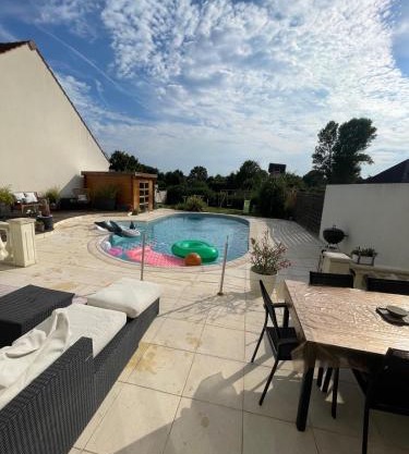 Maison avec piscine proche de Paris