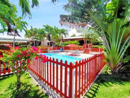 Chambre Piscine Partagee Jardin Clos Et Sainte Km La Plage 