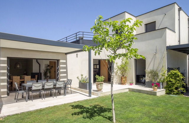 Maison des Fleurs - cosy holiday home with private pool in beautiful Vedène
