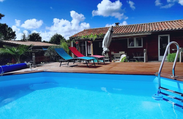 MAISON/PISCINE Private 4/6 pers.65m°, Private garden, 9and12 kms beach ocean, lake